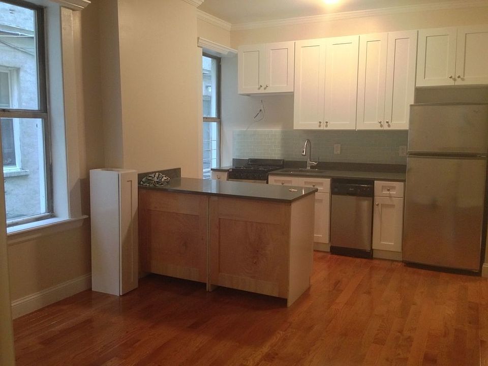 2nd image of 136 Herkimer St #2AA