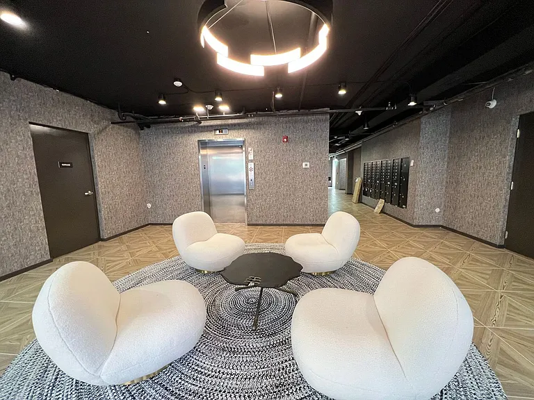 725 W Pratt St. — Photo 109