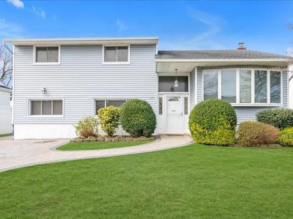 265 Buick Place, East Meadow, NY 11554