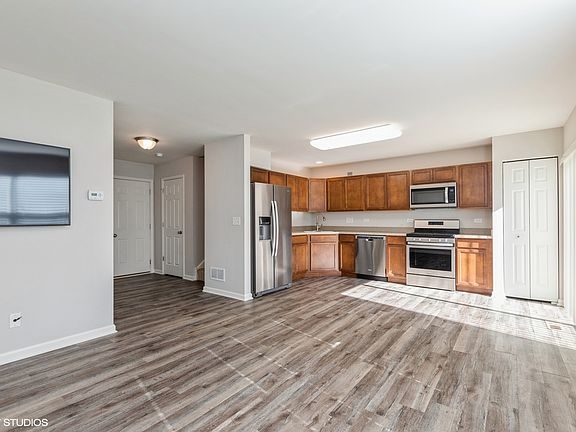 4th image of 220 Wild Meadow Ln