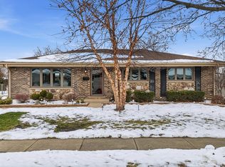 581 Victoria Ln, Wood Dale, IL 60191