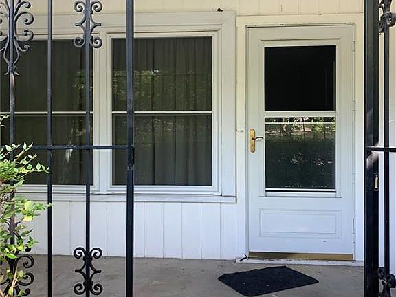 3rd image of 1359 Dell Oak Dr