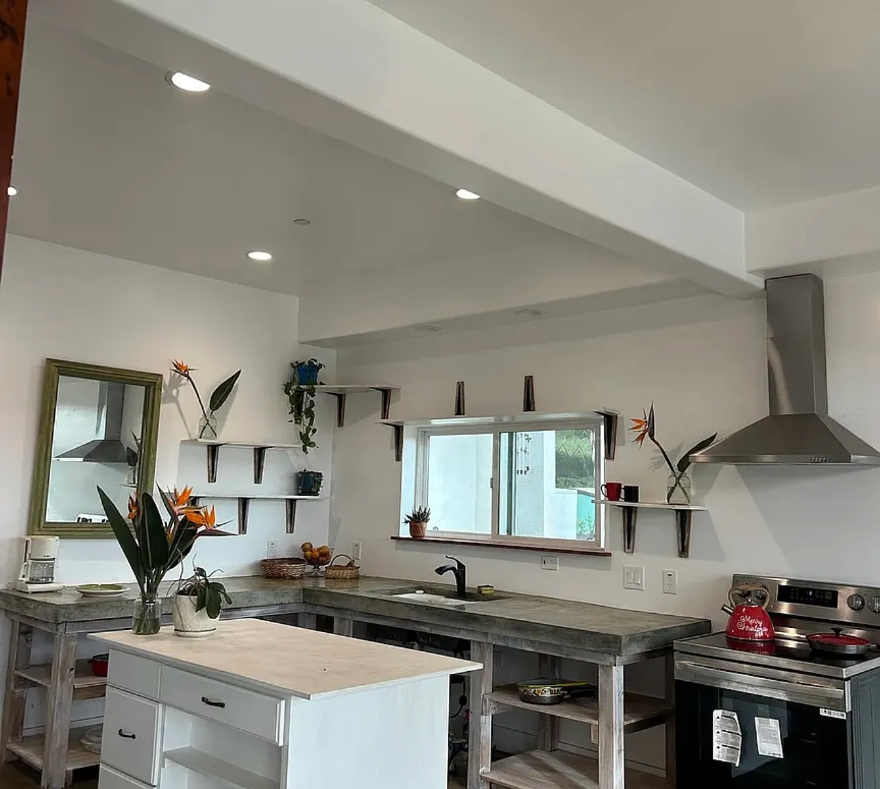 Studio, 650 sqft, $2,100 — Photo 4