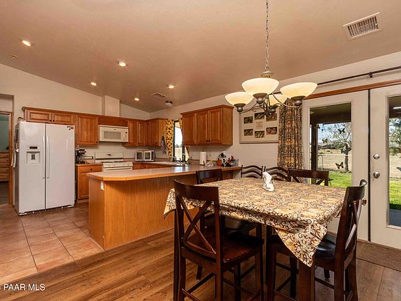 5th image of 262 S Firesky Ln