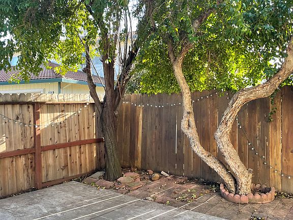 3rd image of 8136 Mulberry Pl