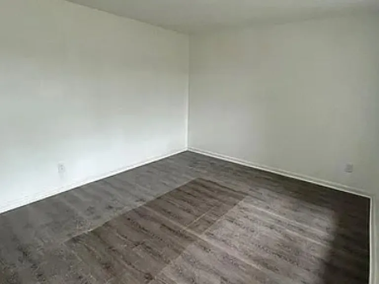 38 Marilyn Ln — Photo 2