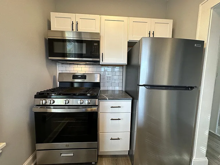 403 Oak St #3 — Photo 11