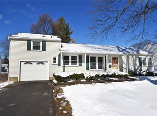 710 Denise Rd, Rochester, NY 14616