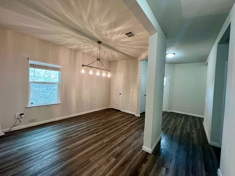 104 Moravia Rd — Photo 7
