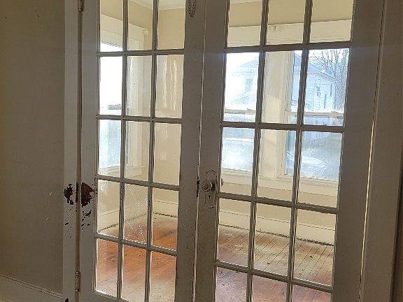 5th image of 27 Kirkwood Ave