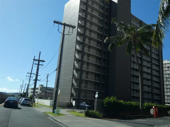 1320 Alexander St Penthouse 1, Honolulu, HI 96826