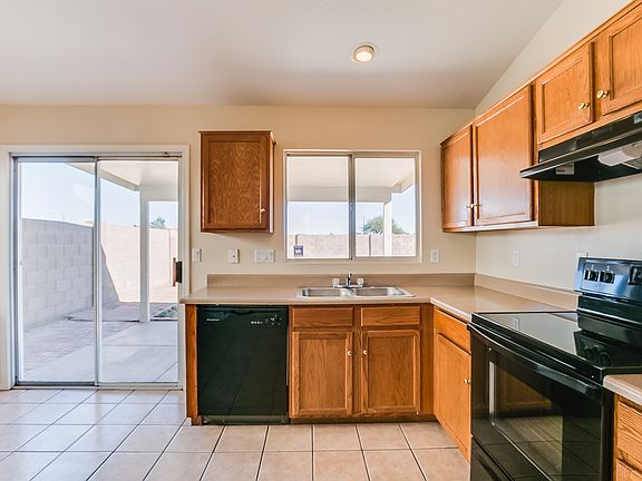 4th image of 2035 N 83rd Dr