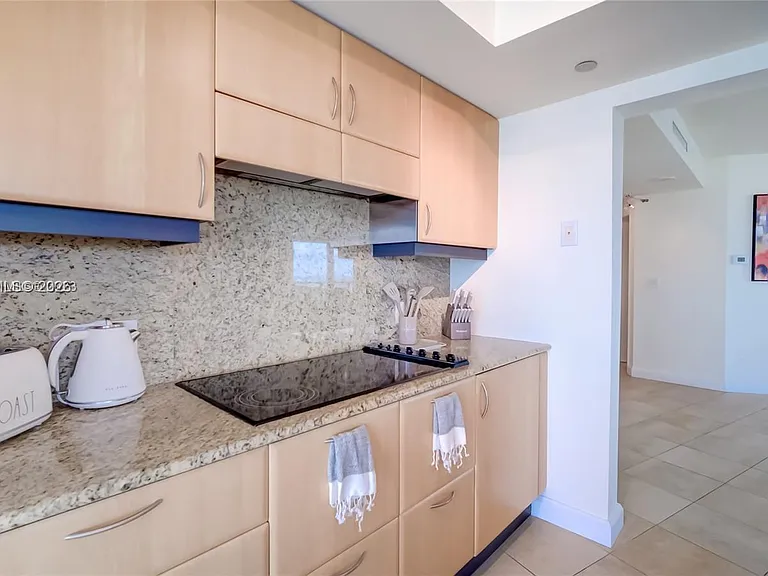 1455 Ocean Dr #902 — Photo 14
