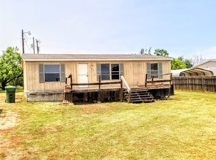 1125 Market St, Tye, TX 79563