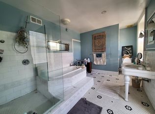3422 Sansom St #3F, Philadelphia, PA 19104