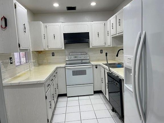 4th image of 13721 SW 84th St APT G
