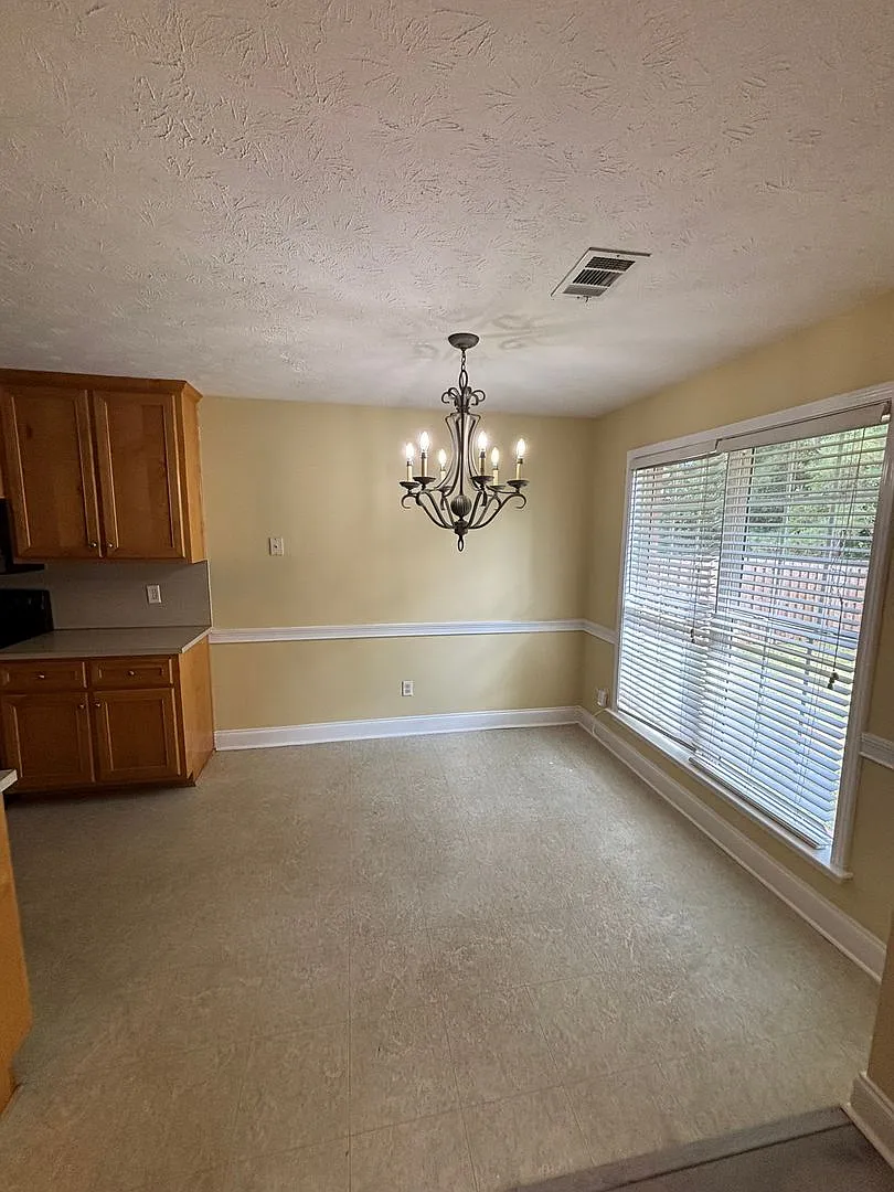 3BR/2BA Home with Great Room, Fireplace & Private Yard — Photo 4