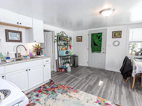 3rd image of 1809 17th Ave #1