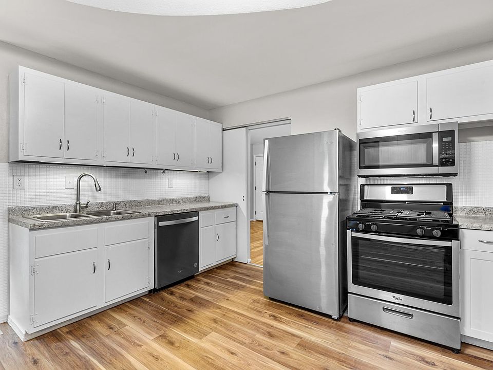 1st image of 905 Lynn Haven Ln