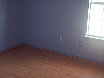 5th image of 611 Sherman Dr