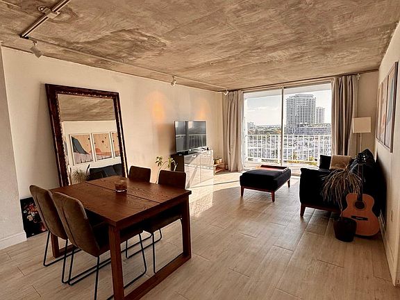 4th image of 6900 Bay Dr APT 9E