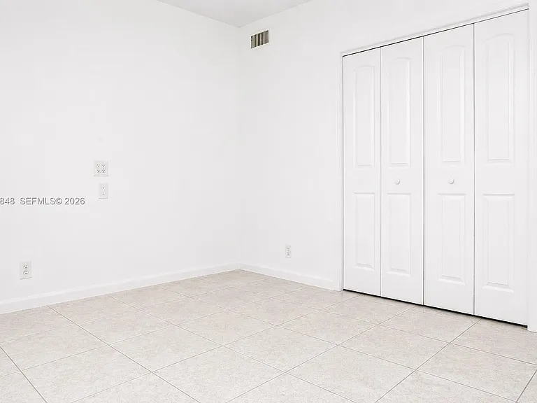 411 SE 10th St #1 — Photo 31