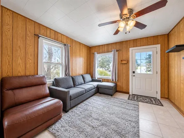 5509 W 50th St, Ponoka, AB T4J 1G7