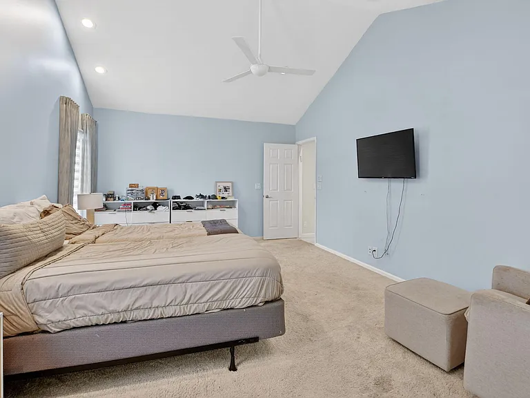 10065 Camelback Ln — Photo 18