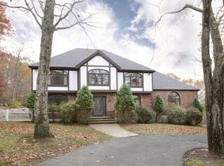 4 Knob Hill St, Sharon, MA 02067