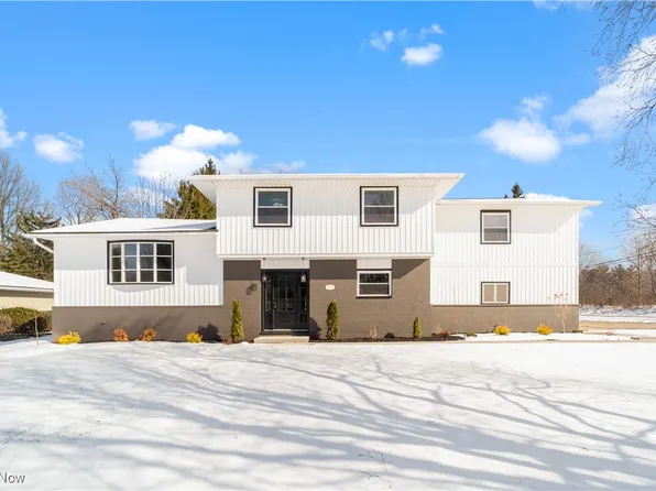 2675 Alan Dr, Willoughby Hills, OH 44092