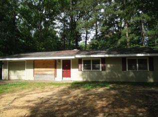2929 Charleston Dr, Jackson, MS 39212