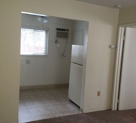 2nd image of 2711 P St APT 06
