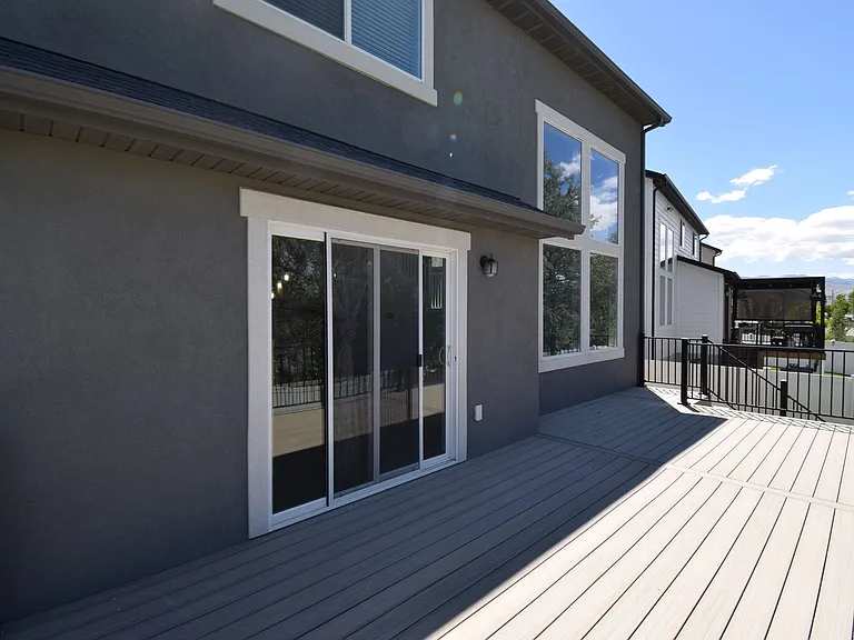 904 W Ellsworth St — Photo 29