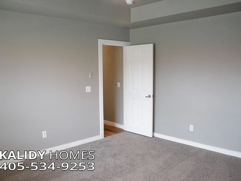 10601 NW 20th St — Photo 13