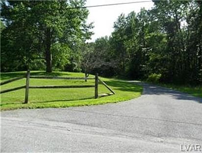 4th image of 2456 Alpine Dr