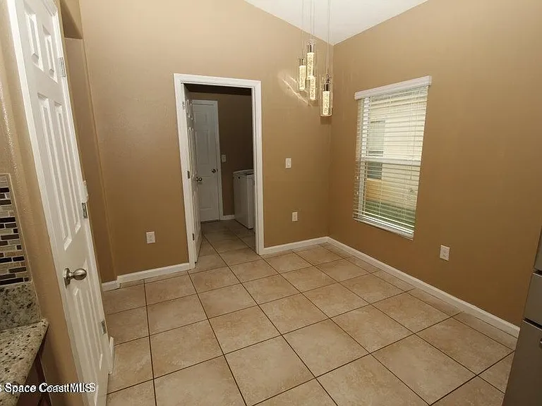 535 Trymore Dr SE — Photo 7