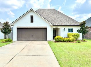 6135 Lake Bend Dr, Baton Rouge, LA 70820
