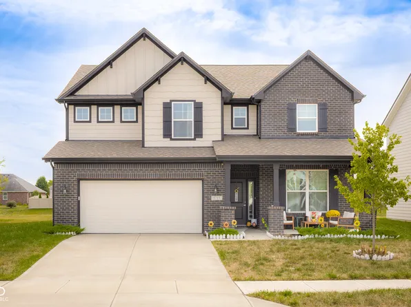 5717 Lauren Ln, Columbus, IN 47203