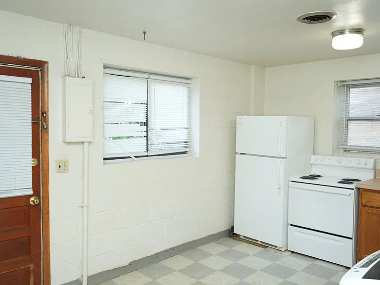 1883 University Cir — Photo 7