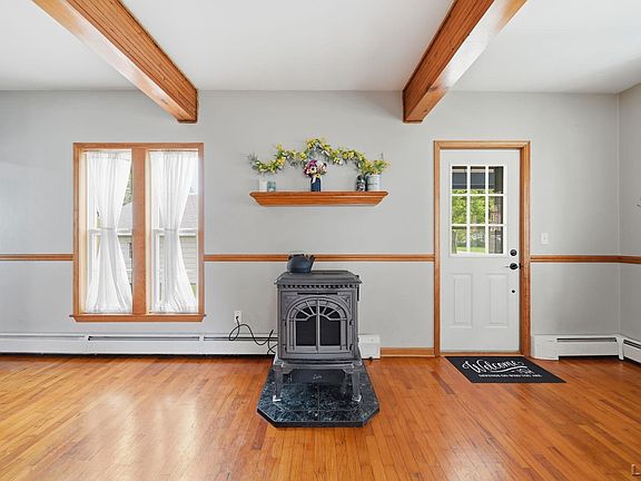 5th image of 150 College Ave