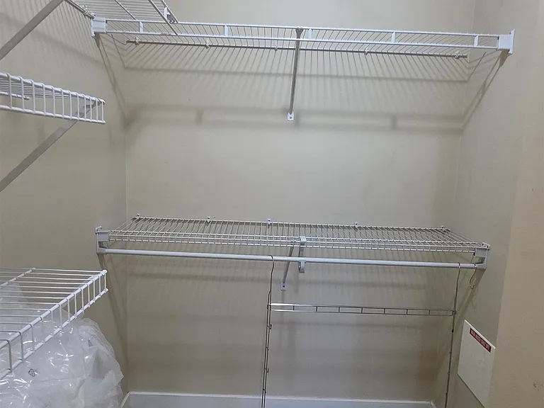 5068 Kwantlen St #1008 — Photo 21