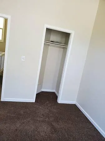 702 Oak St — Photo 6