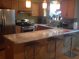 3113 Country Ln, Waukegan, IL 60087