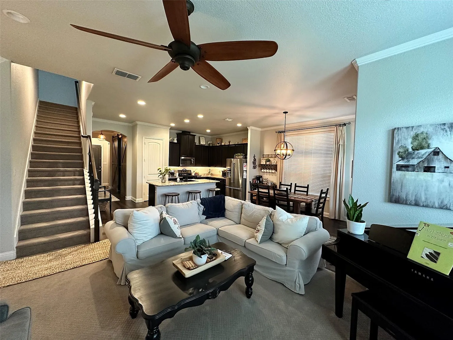 4 bed, 2735 sqft, $2,795 — Photo 4