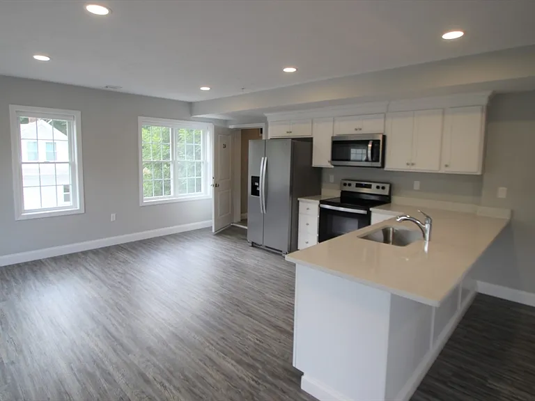 316 Commercial St #2A — Photo 4