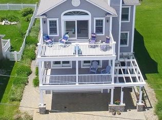 27 Glenwood Ave, Narragansett, RI 02882
