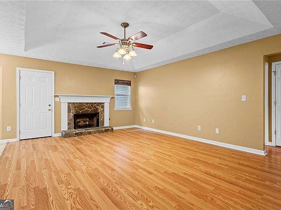 5th image of 163 Nicki Ct