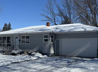 909 S 7th St, Milbank, SD 57252