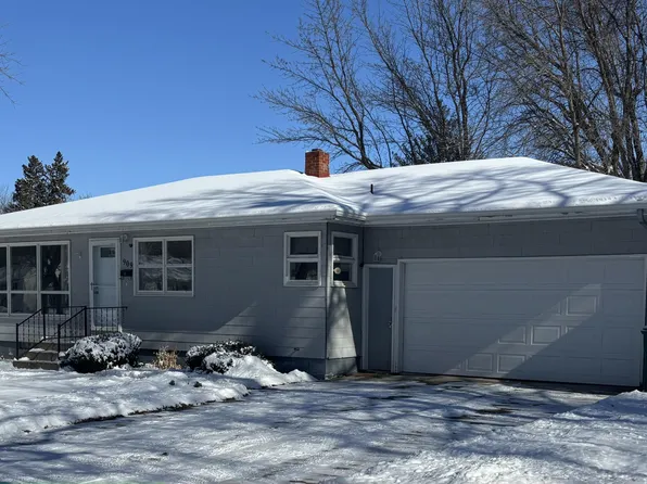 909 S 7th St, Milbank, SD 57252