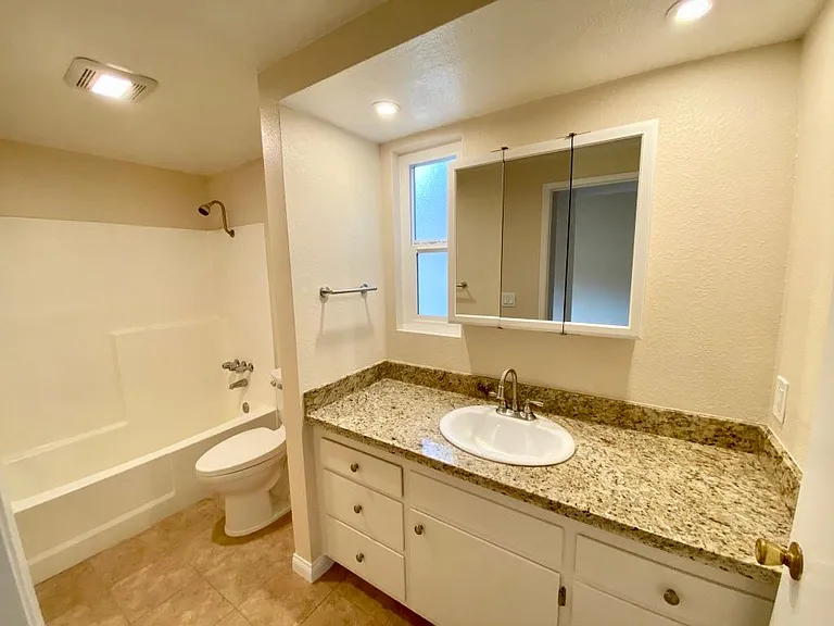 3731 Haines St #C — Photo 13